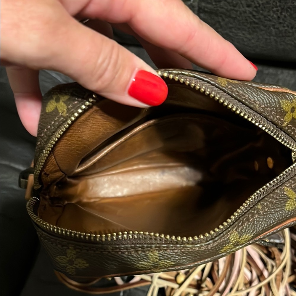 Louis Vuitton Danube Brown and Pink Crossbody Bag with Monogram Canvas - Picture 7 of 10